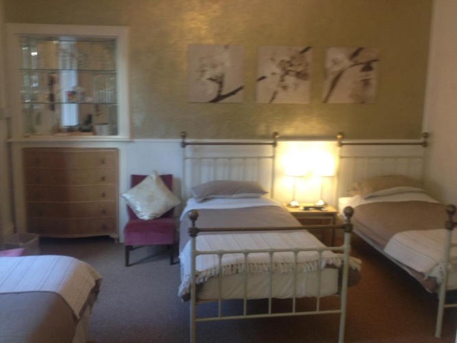 Standard Triple room