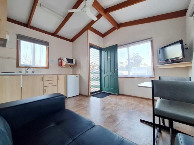 1 Bedroom Cottage with view