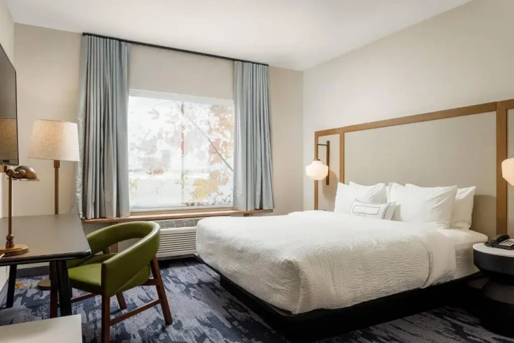 Standard Double room with lake view