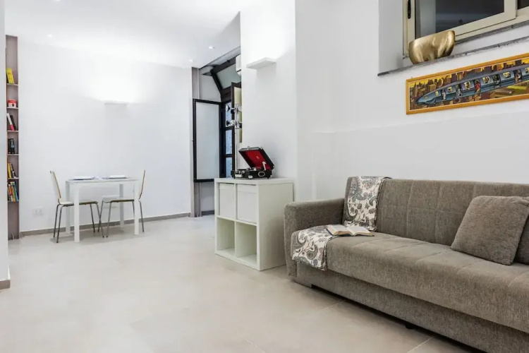 Modern Macha Apartment