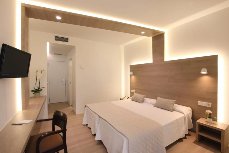 Hotel Carlos l