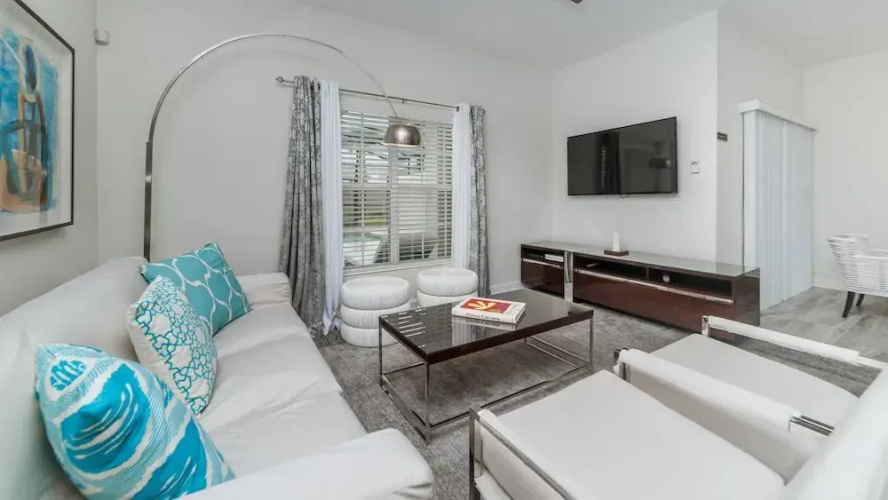 1595 Moon Valley Drive