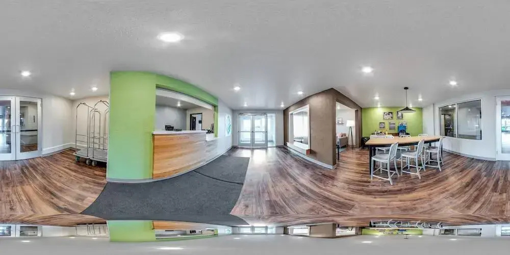 WoodSpring Suites Davenport