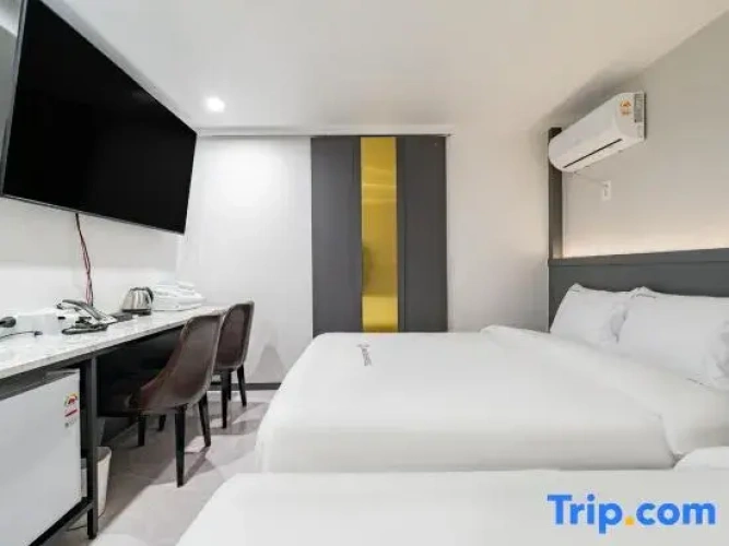 Deluxe Quadruple room
