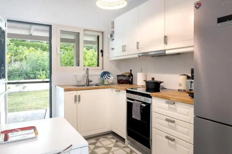 2 Bedrooms Villa