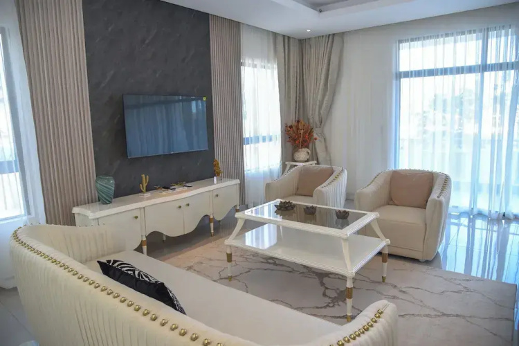 Mira Heights Suite & Conferencing
