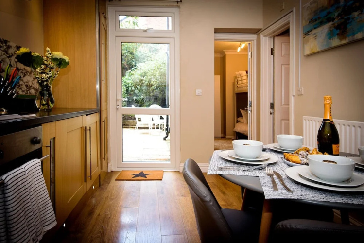 Karah Suites - Parliament Street