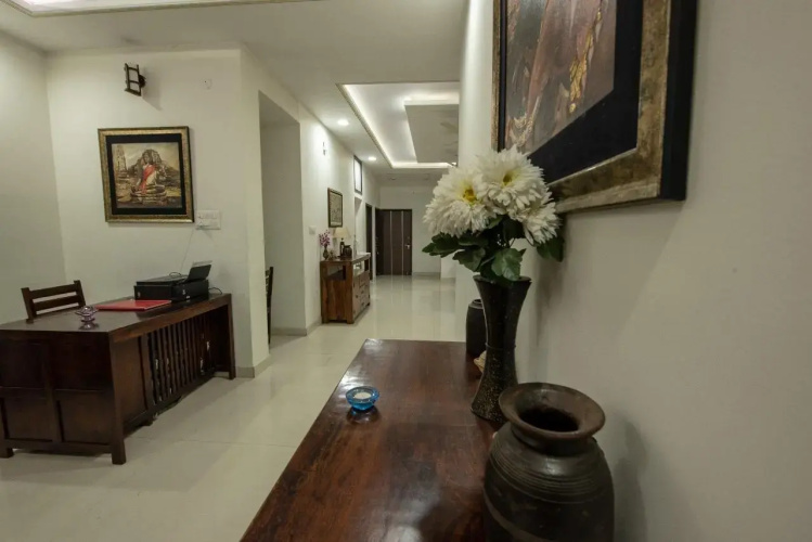 White Tulips Home Stay