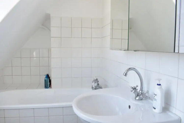 1 Bedroom Apartment Near Champs Elysee