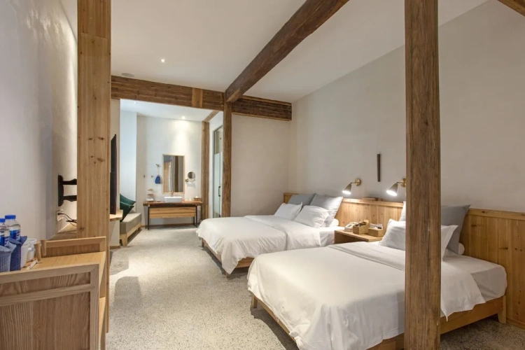 Standard Triple room