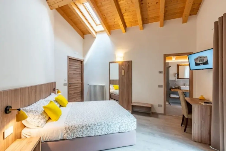 Standard Quadruple room with balcony