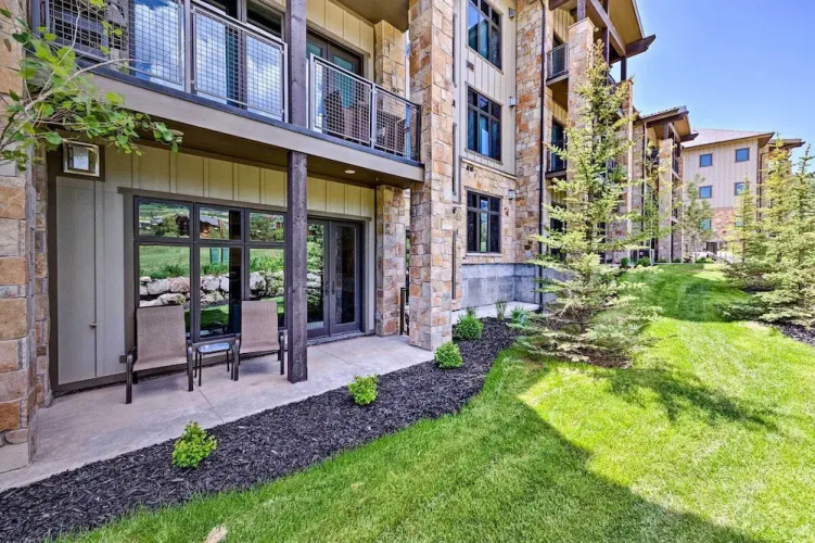 Luxe Canyons Condo w/ Golf Course Views!
