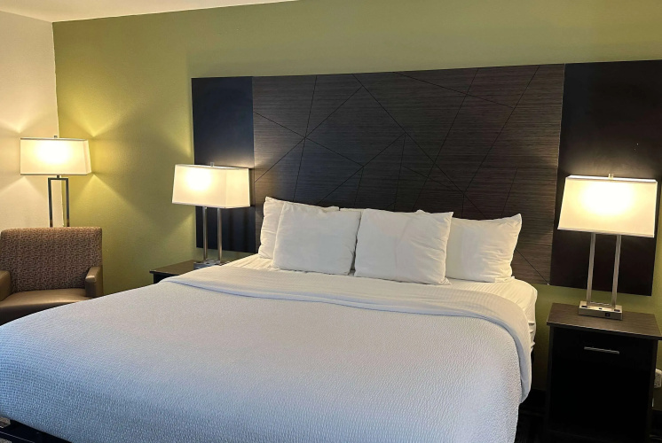 La Quinta Inn and Suites by Wyndham Cincinnati North