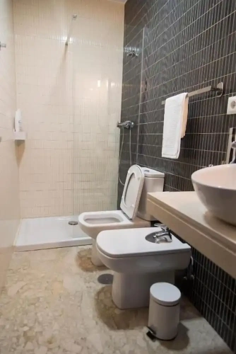 3 Bedrooms Apartment