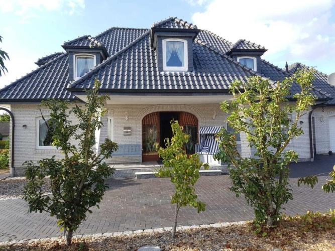 3 Bedrooms Cottage