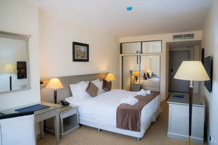 Armada Avenue Hotel