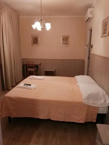 Hotel Megan