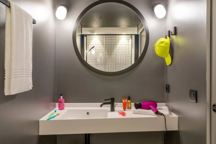 Moxy Bordeaux Hotel photo 10