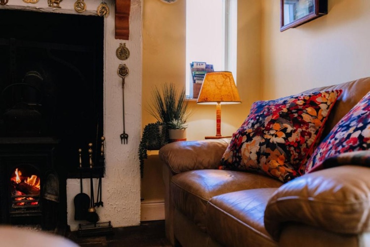 2 Bedrooms Cottage