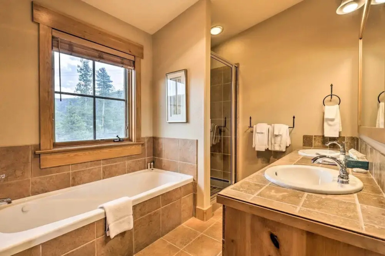 Keystone Condo on Golf Course w/ Mountain View