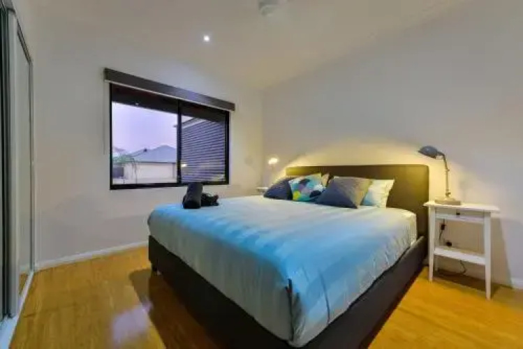 8 Kestrel Place