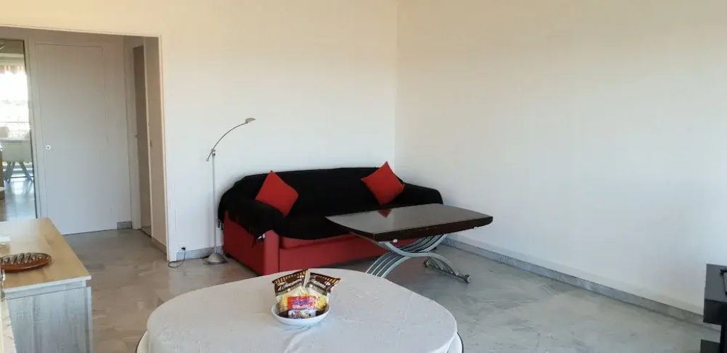 Beautiful 1-bedroom Apartment Sea View