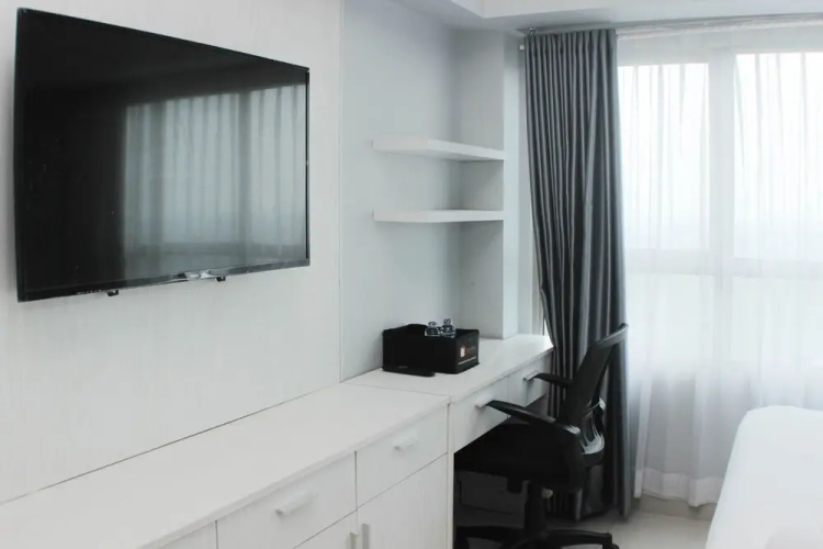 Modern Look And Comfy Studio Apartment At Springlake Summarecon