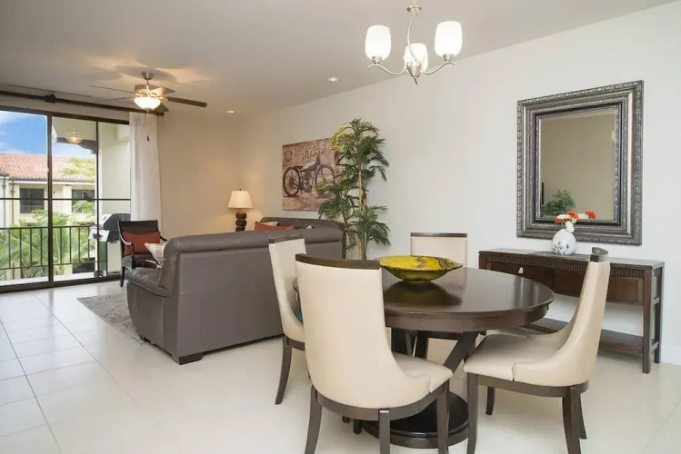 Impressively designed and decorated 3rd-floor space overlooking pool in Coco