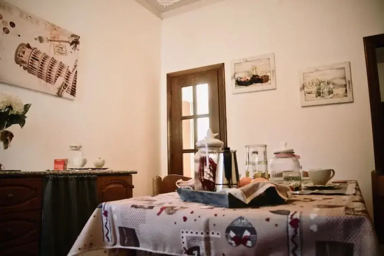 Nel quartiere a casa di Silvia