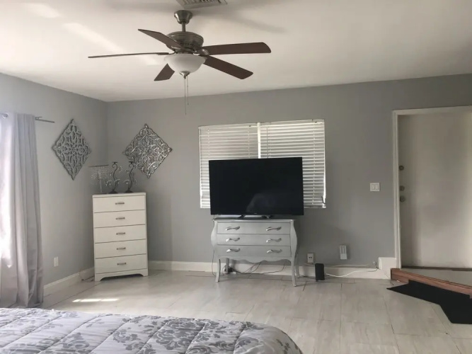 2 Master Suites Pool Home