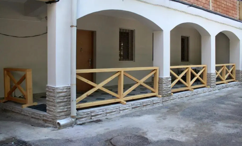 25 Steps From Rustaveli Avenue