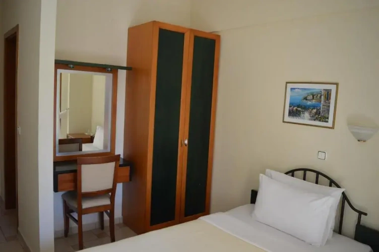 Standard Single room with garden view