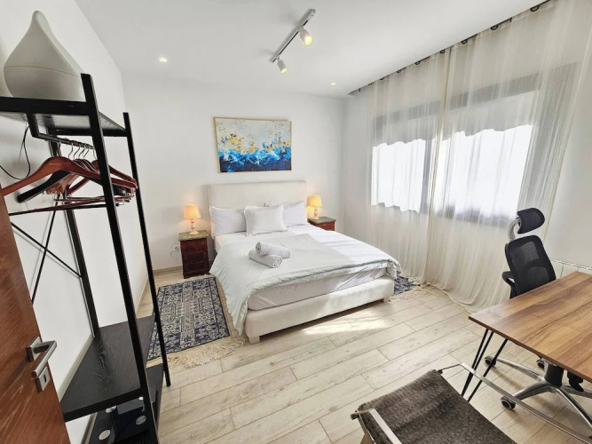 Elegant and Modern Villa V 04