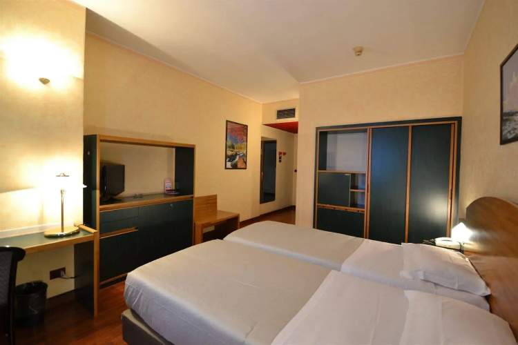 Sun Hotel