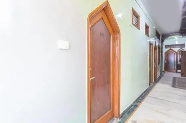 Shree Malak Hotel by OYO Rooms