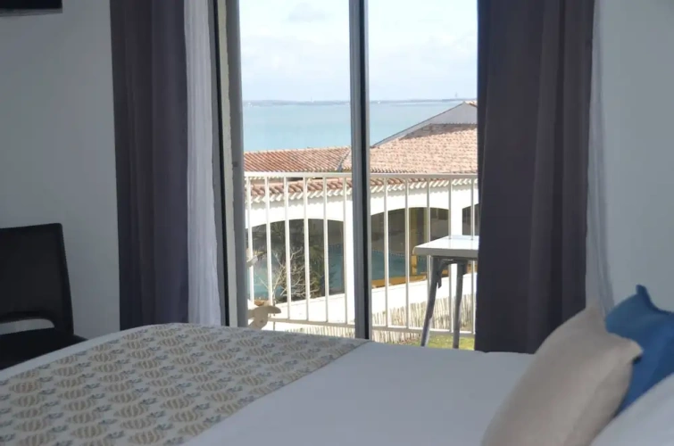 Comfort Double room with balcony and with sea view