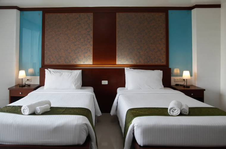 Convenient Grand Hotel (SHA Extra Plus)