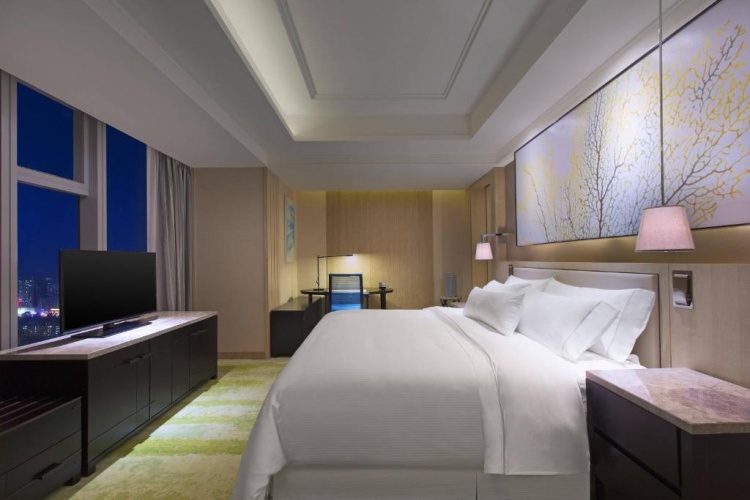 Double room with city view