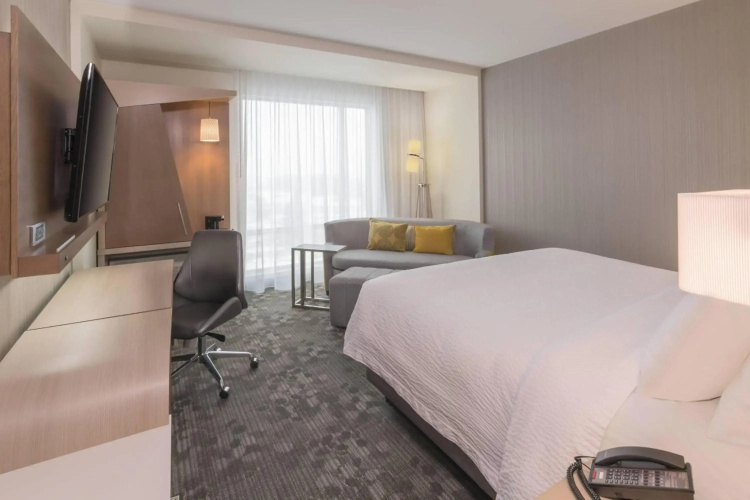 Courtyard by Marriott Burlington