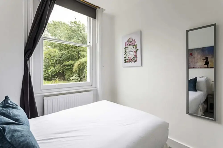 Clapham Charm: 2-bedroom Beauty