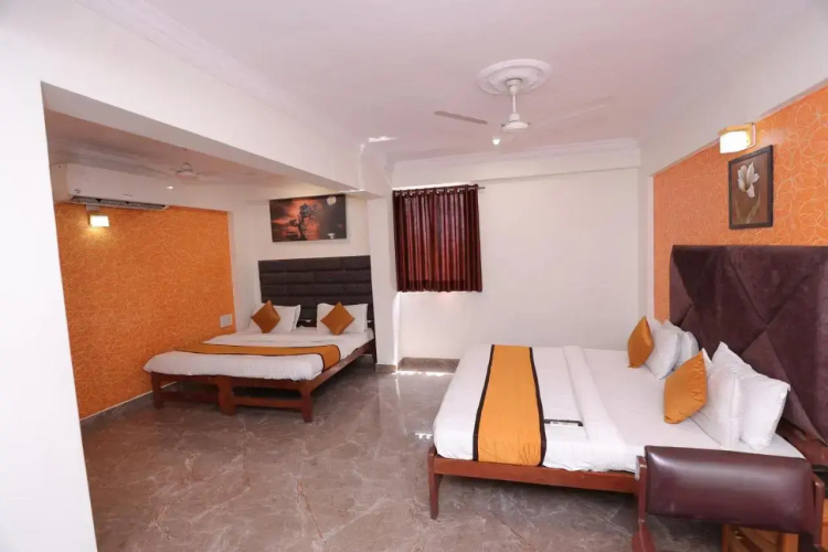 Hotel Runway Inn