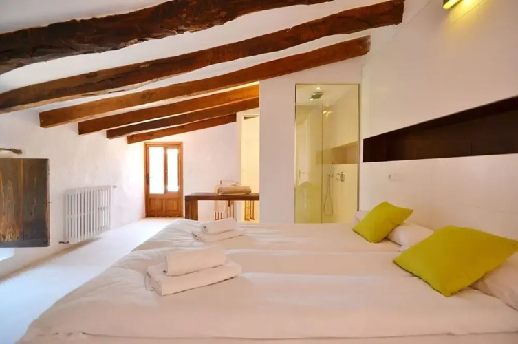 Villa in Buger With Pool and Scenic Views