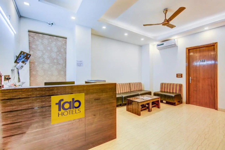 Fabhotel Floyd
