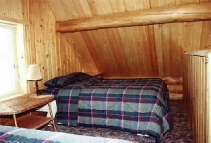 Daniels Lake Lodge B&B