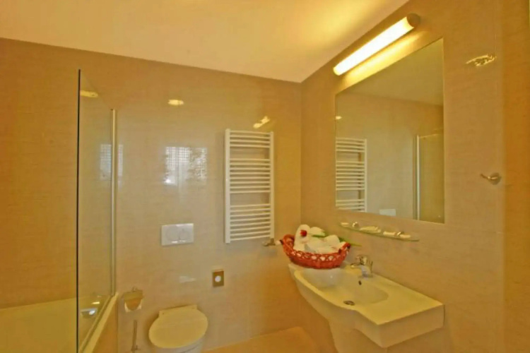 Hotel Ruby Blue