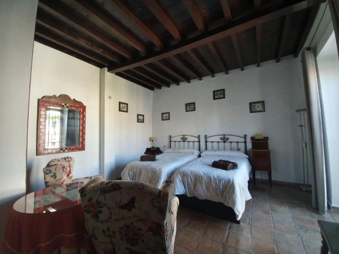 Standard Triple room