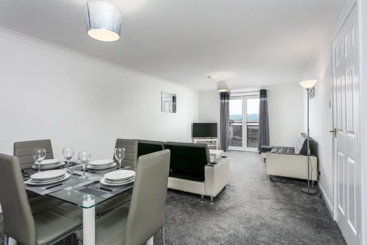 2 Bedrooms Classic Quadruple Apartment