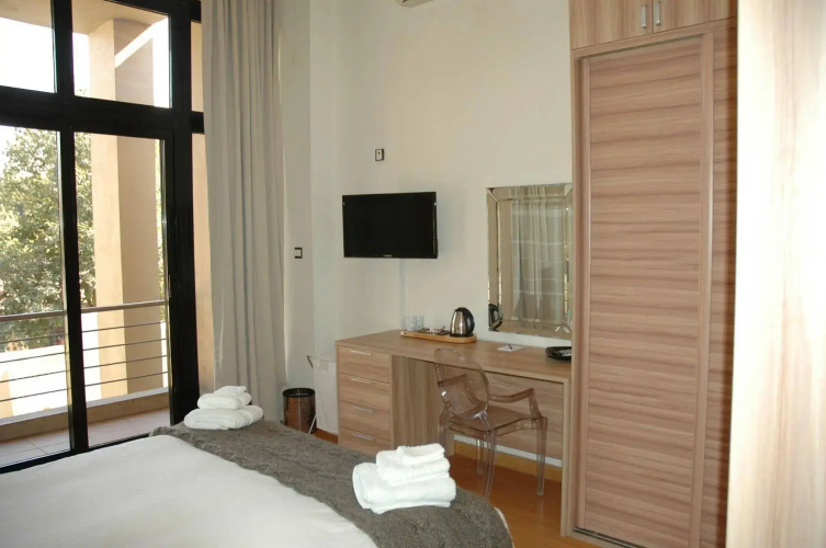 Roma Place