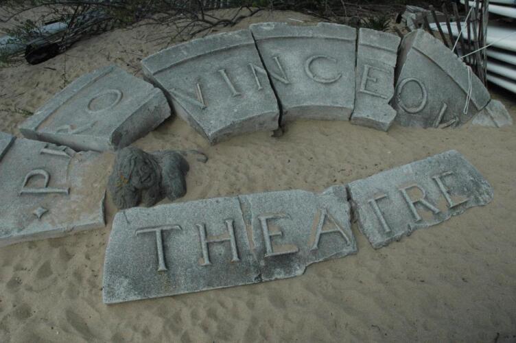 Anchor Inn Beach House Over view