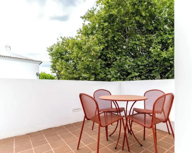 Limehome Evora Largo dos Penedos